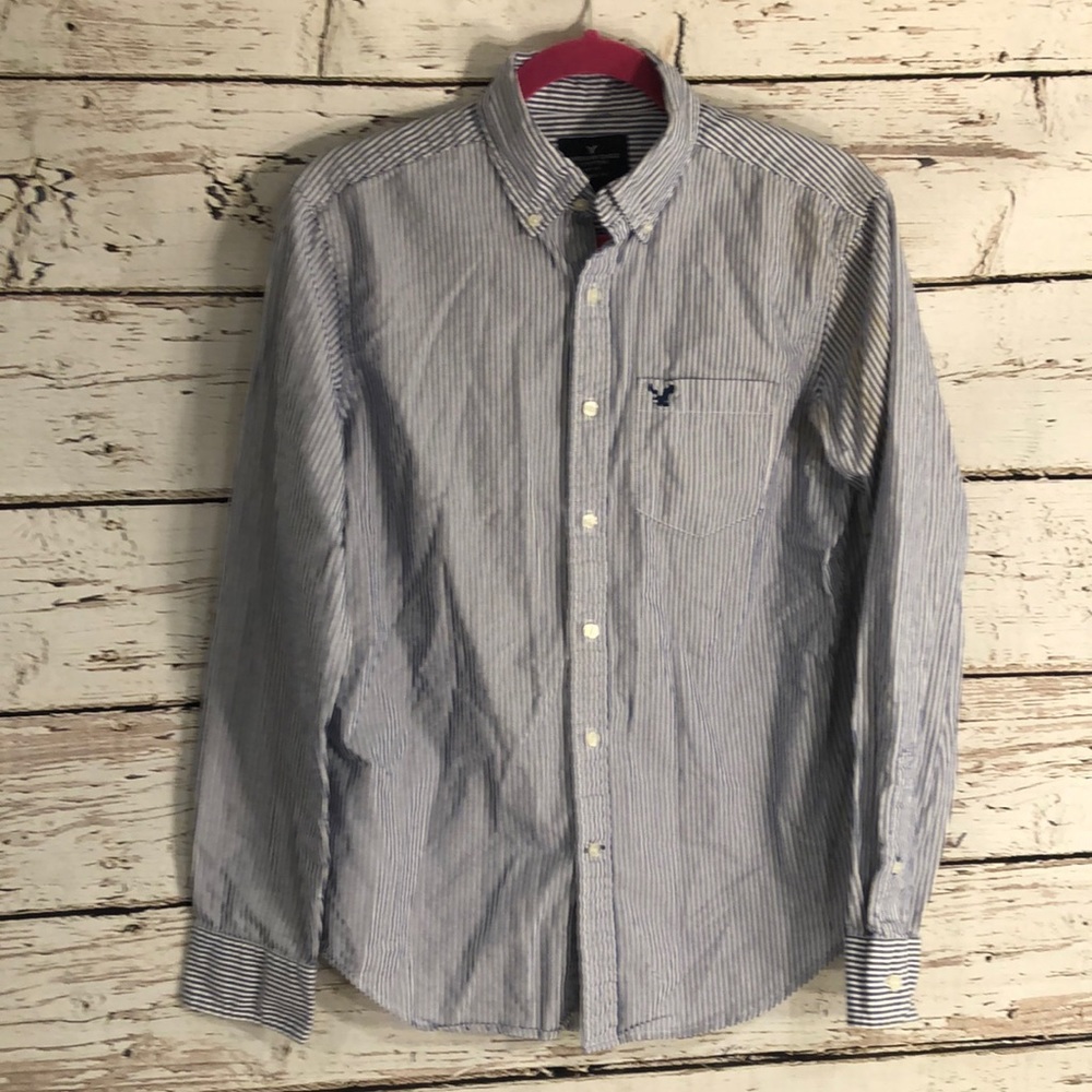 American Eagle Classic Fit Button Down